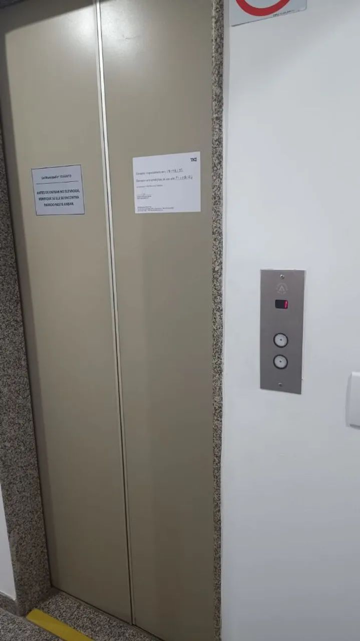 VENDO EXCELENTE SALA COMERCIAL 