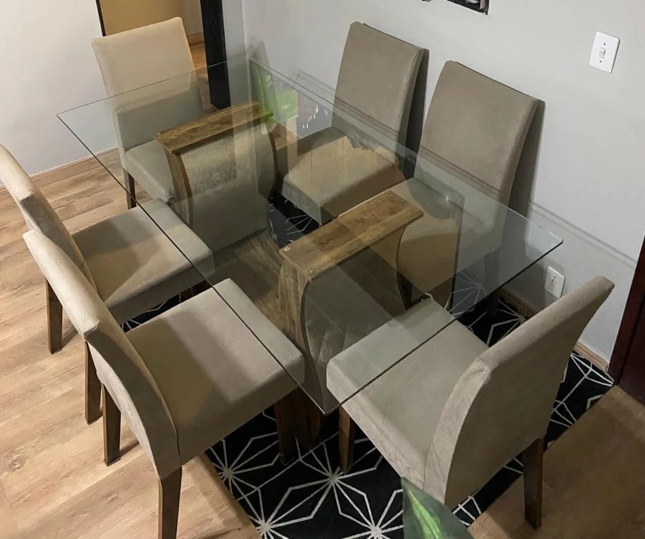 Mesa de vidro com 6 cadeiras  - Foto 2