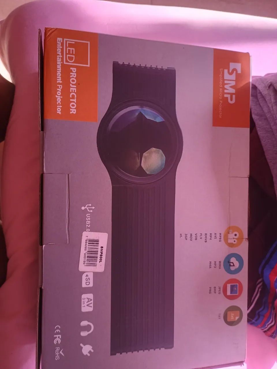 Projetor LED UC40+ 800 Lumens HD HDMI - Imagem Nítida e Alta Performance