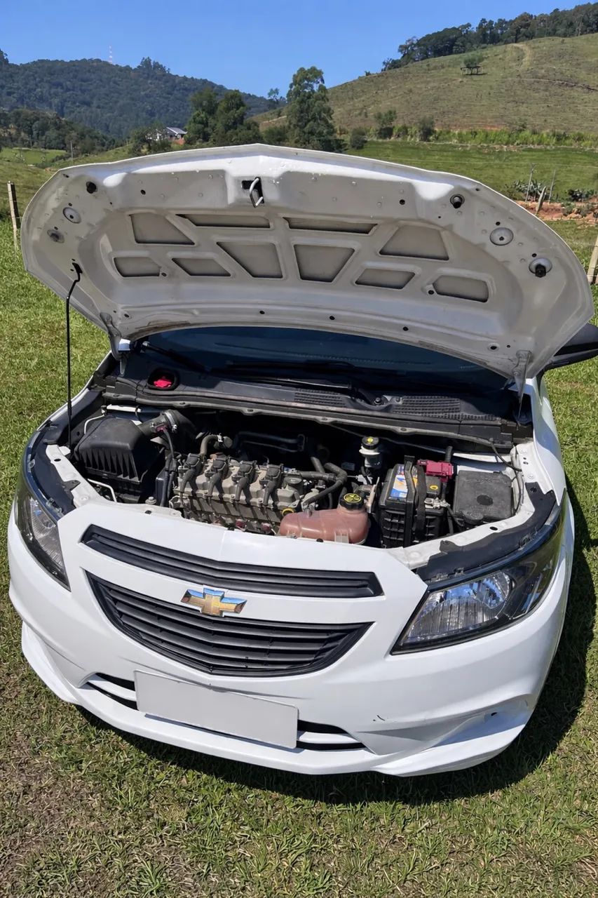 Chevrolet Onix JOY Hatch 1.0 8V Flex Mec. 4P 2019 - Foto 2