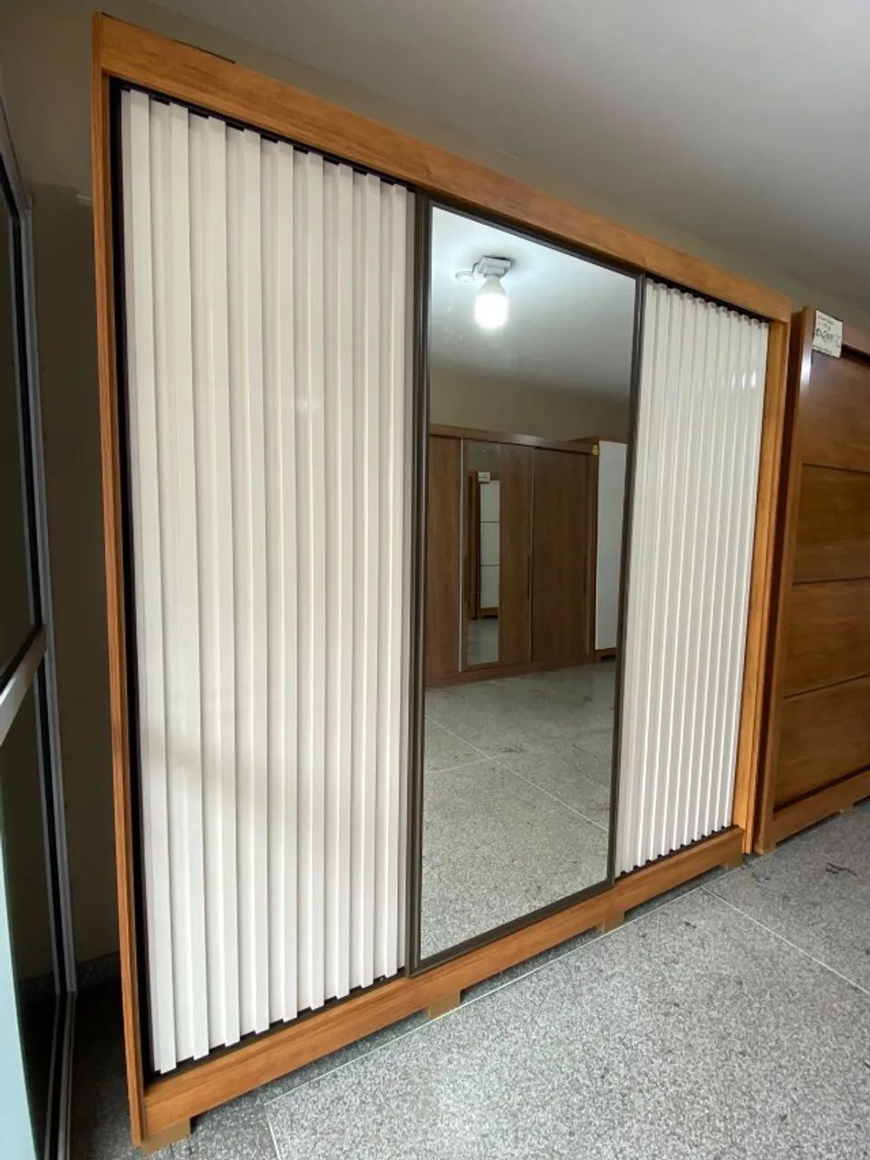 GUARDA ROUPA PORTA RIPADA - Foto 4
