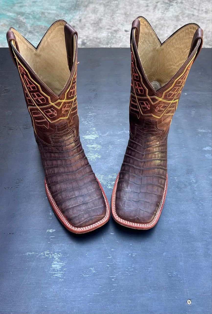 bota couro de jacaré marrom