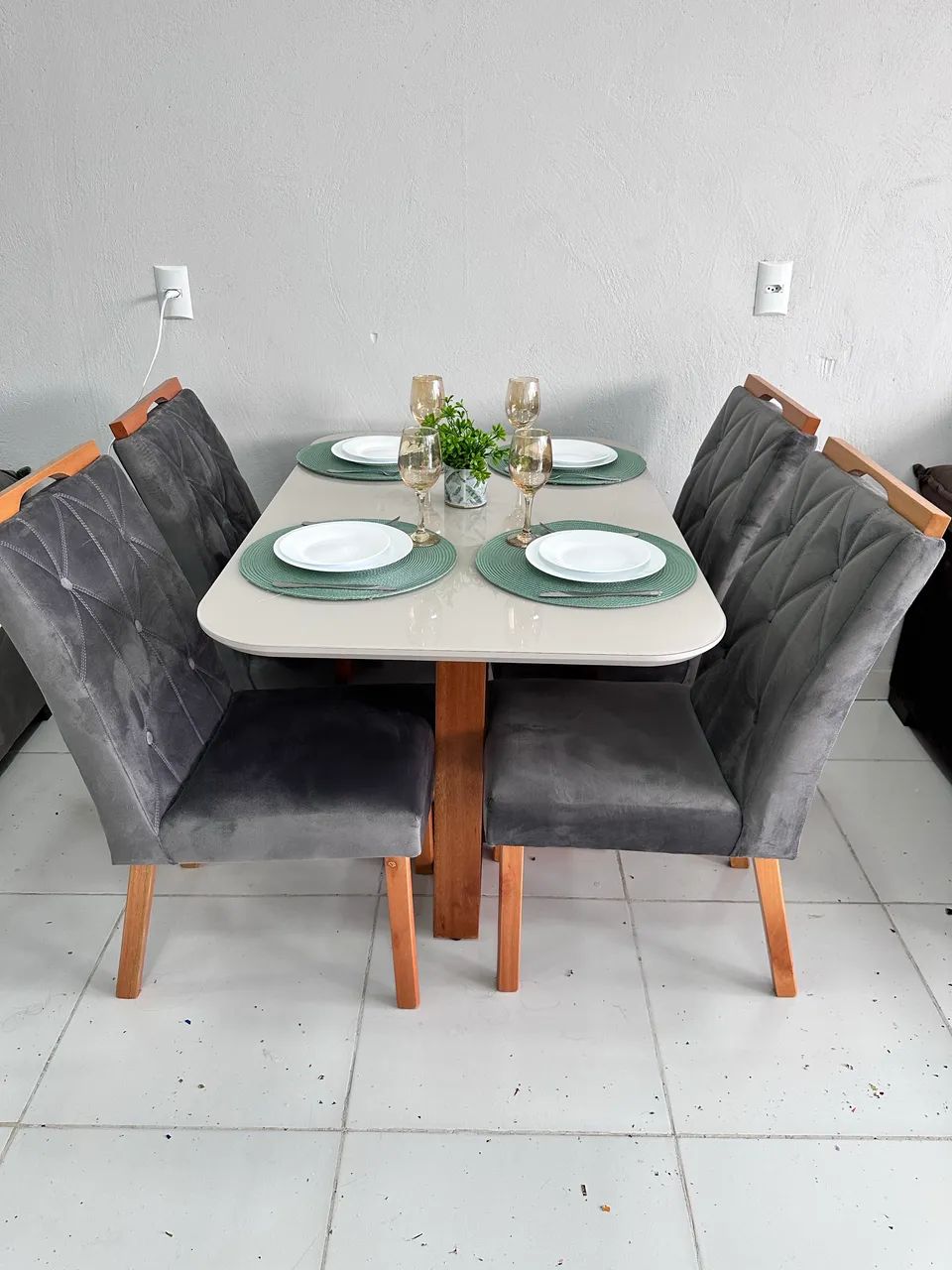 CONJUNTO MESA DE JANTAR COM 4 CADEIRAS - MEDIDAS 120x80 - Foto 3