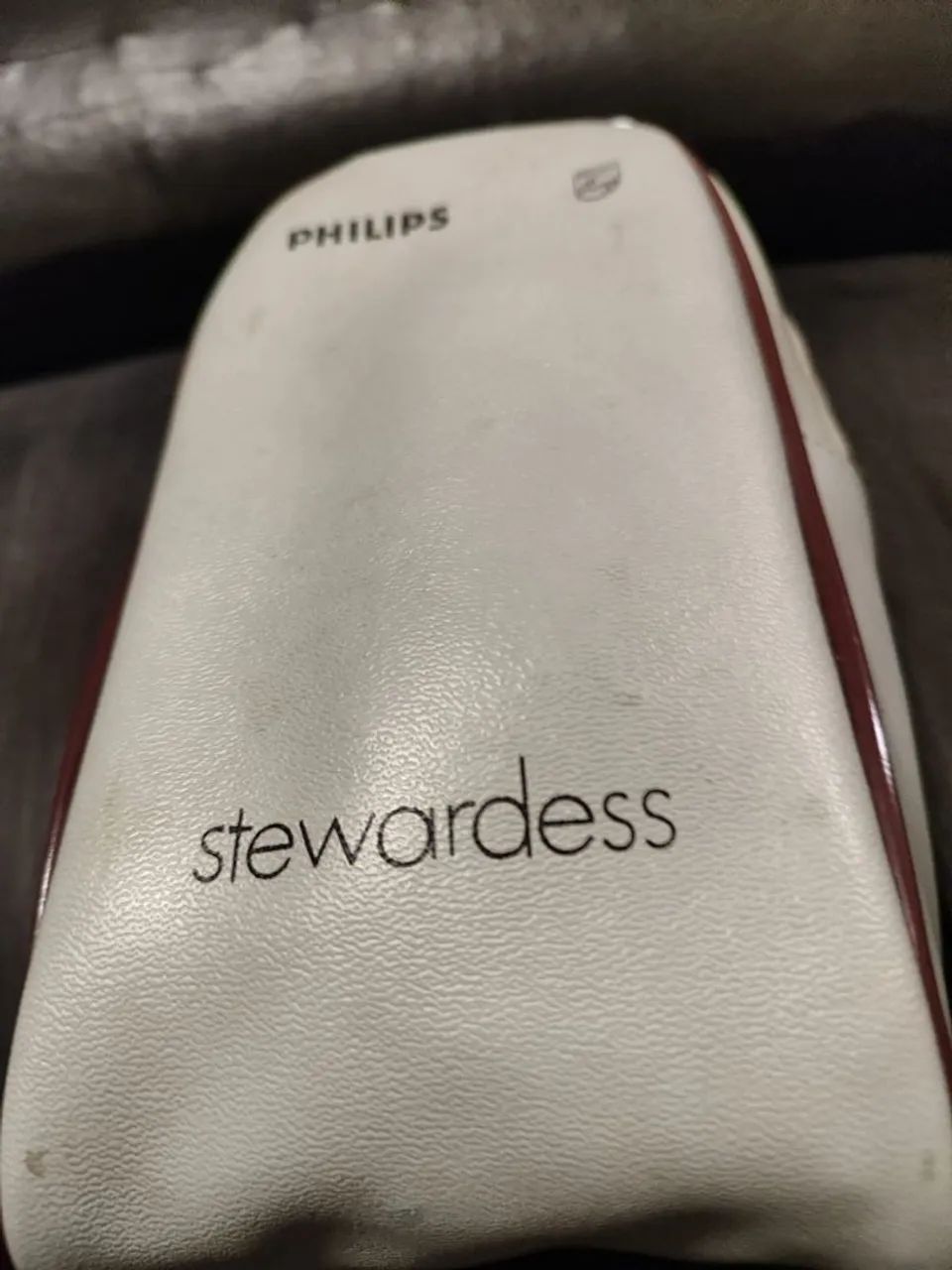 Ferro de passar antigo Philips de viagem 