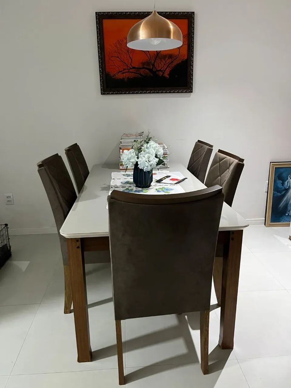 Mesa com 6 cadeiras 