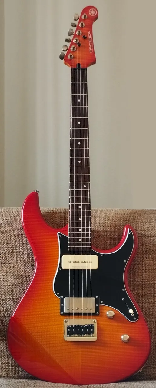 Guitarra Yamaha Revstar RS420 Maya Gold com upgrades