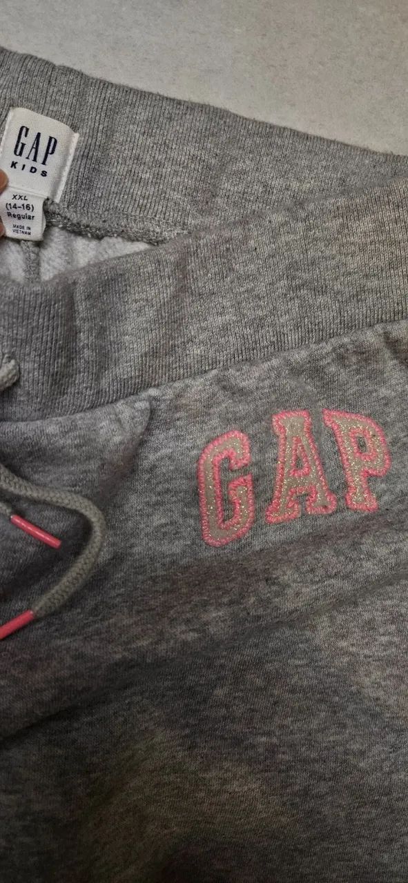 Calça de moletom cinza clara Gap - Foto 2