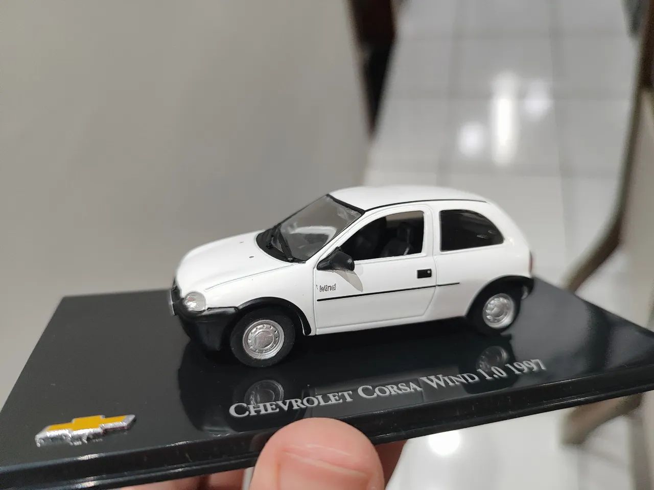 Chevrolet Corsa Wind 1.0 (1997) 1:43 - Foto 3