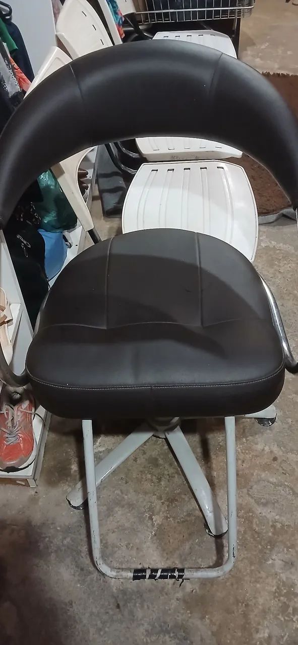 Vendo cadeira para salão  - Foto 2