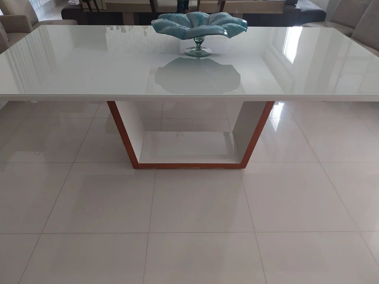 Mesa de Jantar + 8 Cadeiras - Foto 2