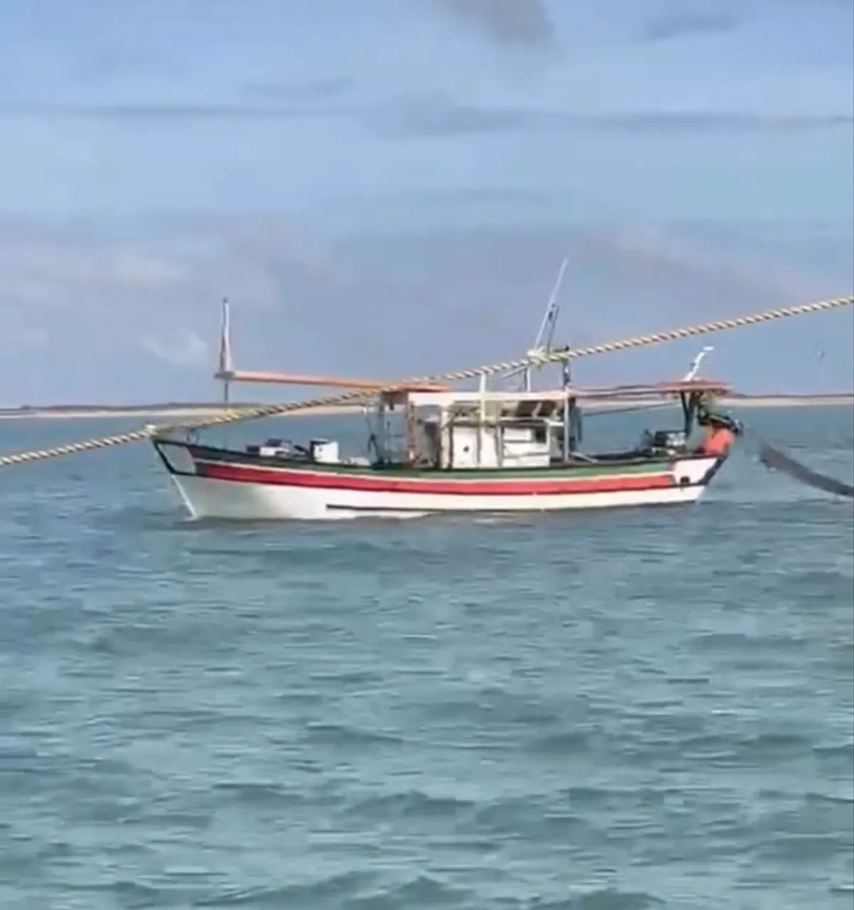 Vendo barco de pescar de arrasto - Foto 2