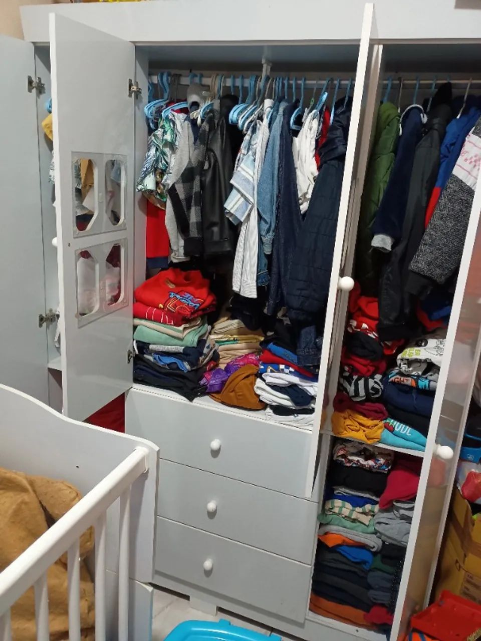 Conjunto quarto completo infantil/bebê - guarda roupa, cômoda e berço  - Foto 3