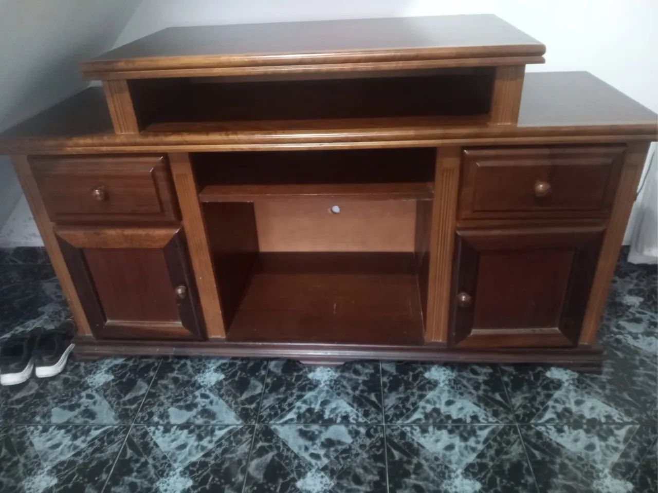 Vendo rack de sala em madeira maciça  - Foto 2