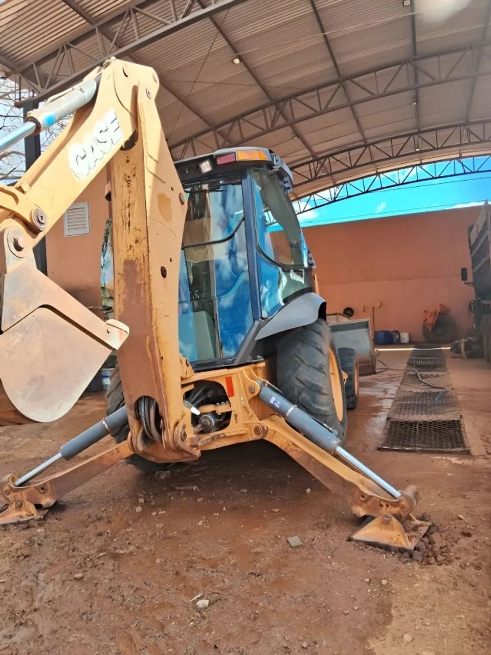 Retroescavadeira Case 580n 4x4 ano 2013 - Foto 4