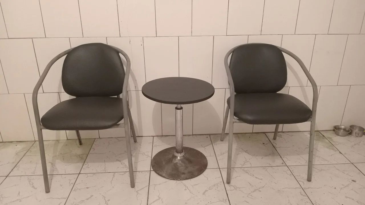 Cadeiras + mesa - Foto 5