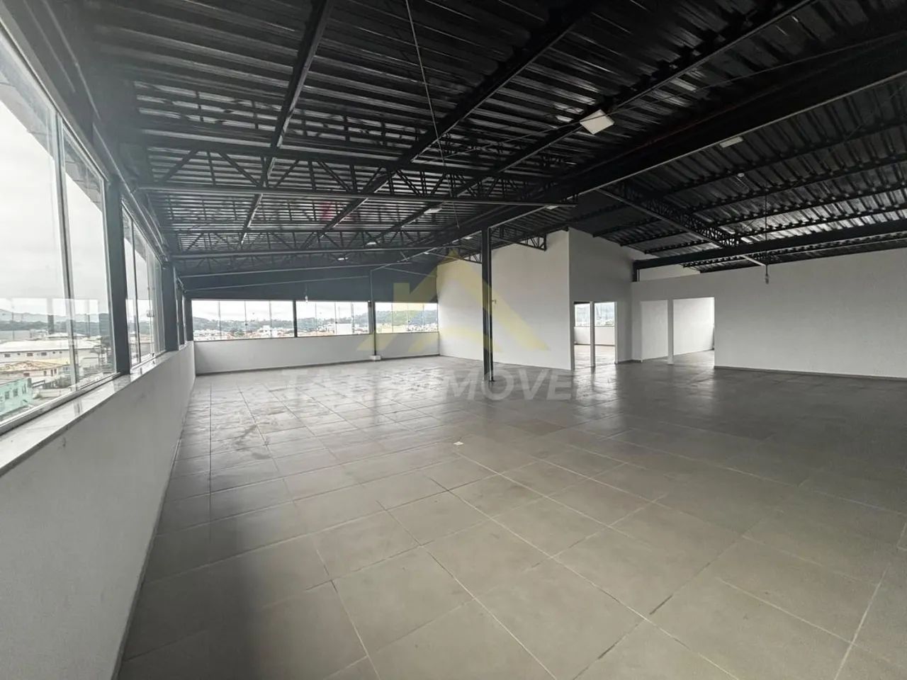 Sala Comercial para Locação em Florianópolis, Ingleses do Rio Vermelho, 3 banheiros - Foto 3