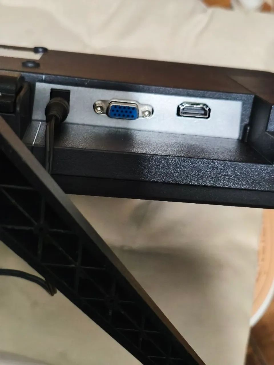 Monitor LCD 20 polegadas funcionando perfeitamente  - Foto 5