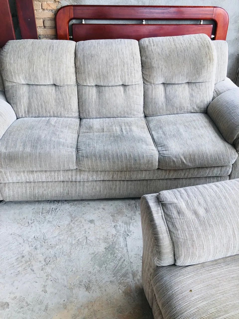 Vendo geladeira e conjunto de sofá 2 e 3 lugares, preço bom - Foto 5