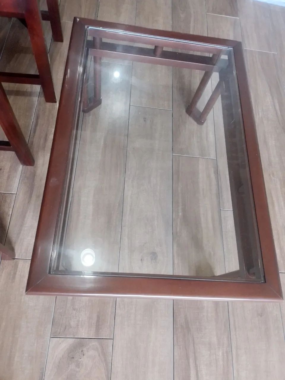 Mesa de Madeira com 6 cadeiras + Mesinha de centro - Foto 4