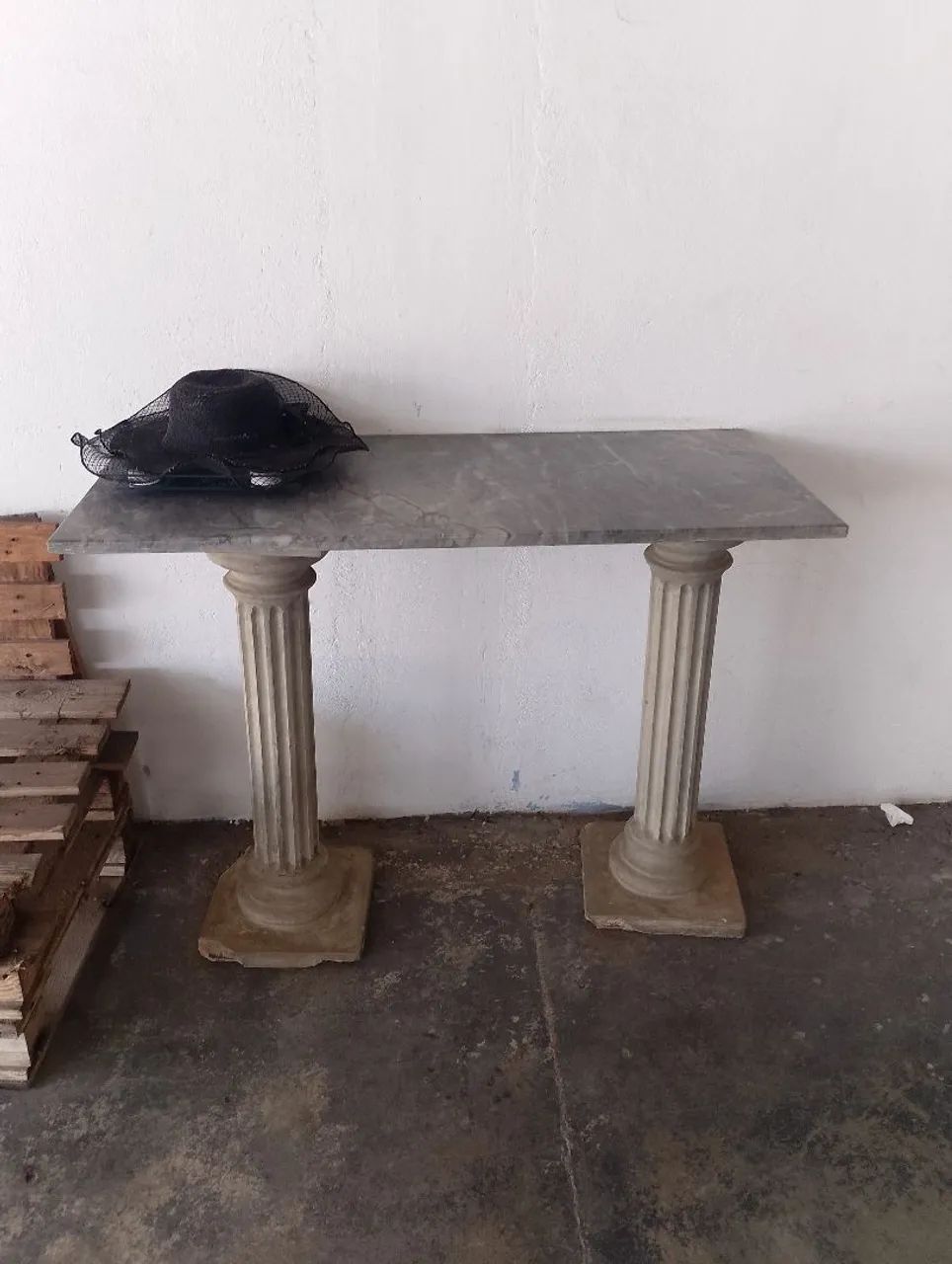 Aparador Clássico com Base de Colunas