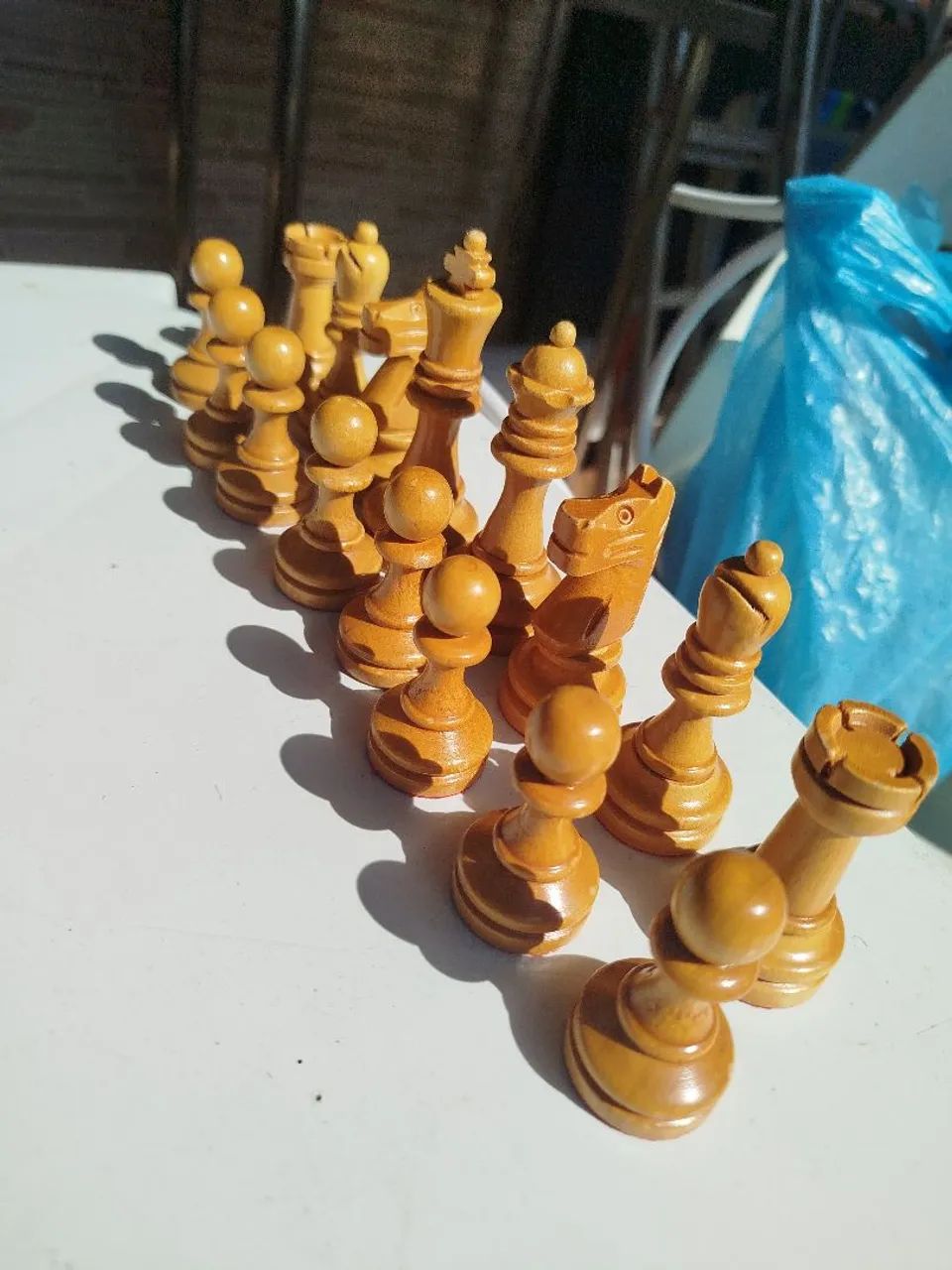Jogo de xadrez , todas as peças em madeira completa. 