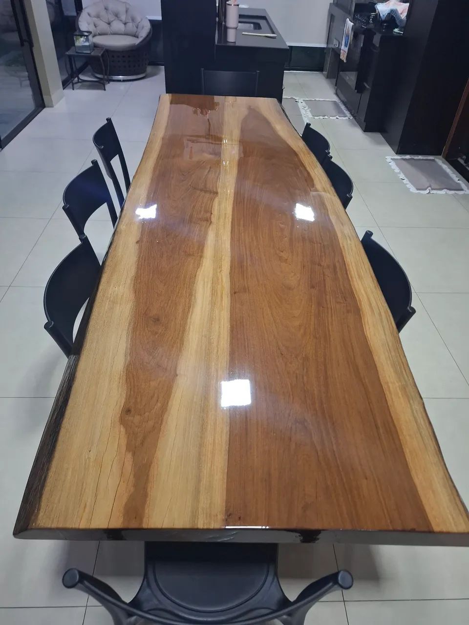 Vende-se Mesa de madeira rústica resinada - Foto 2