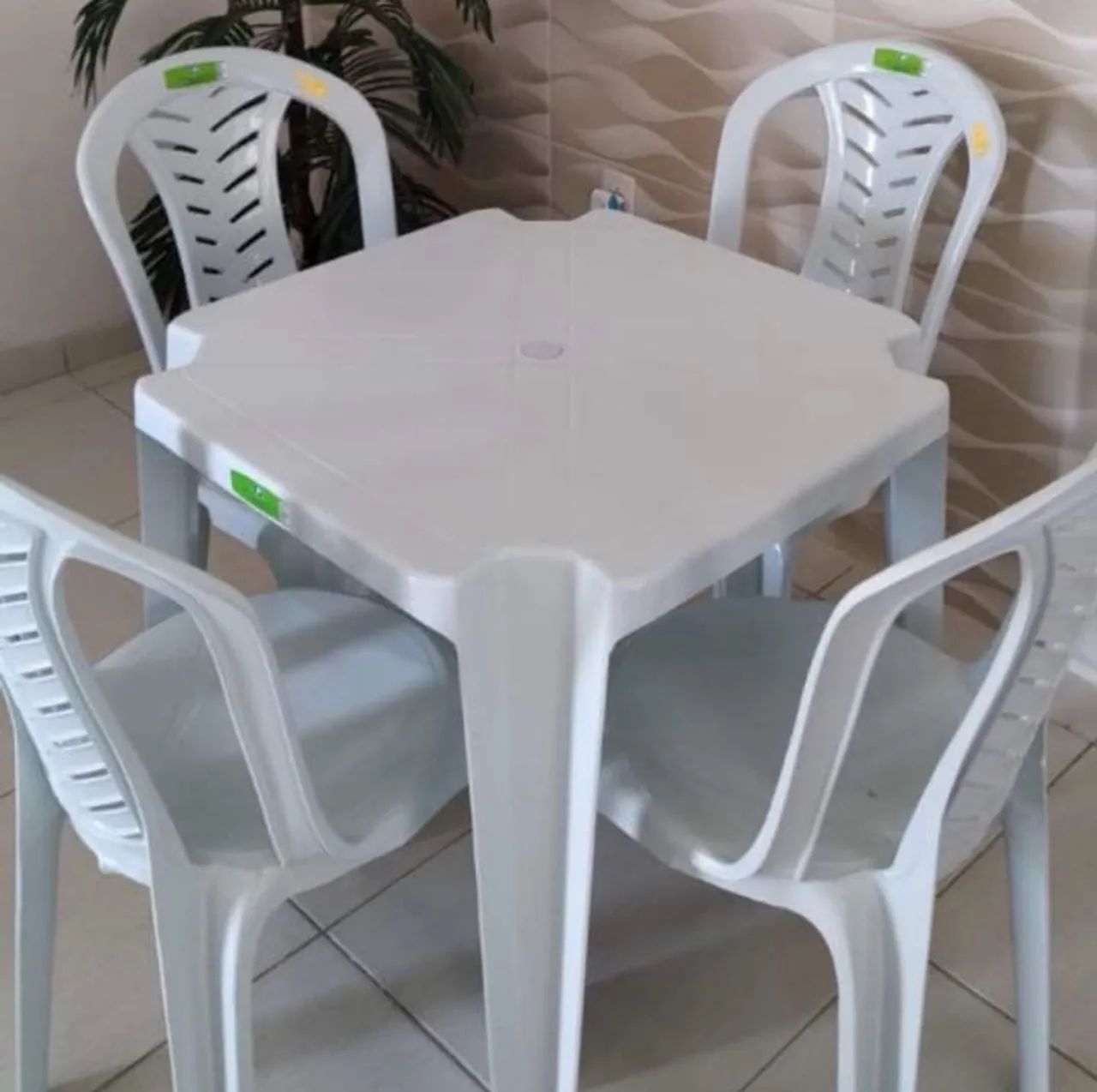 Mesas e Cadeiras