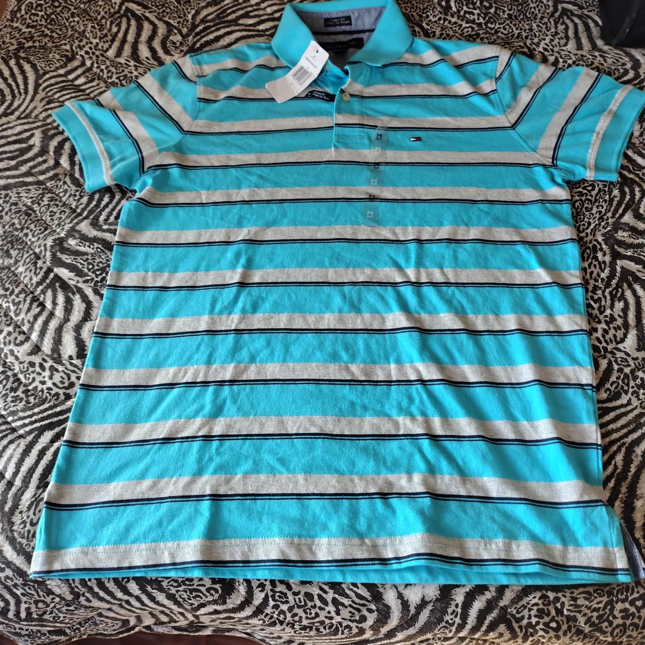 Camisa marca Tommy Hilfiger, nova, original, tamanho médio, importada. - Foto 2