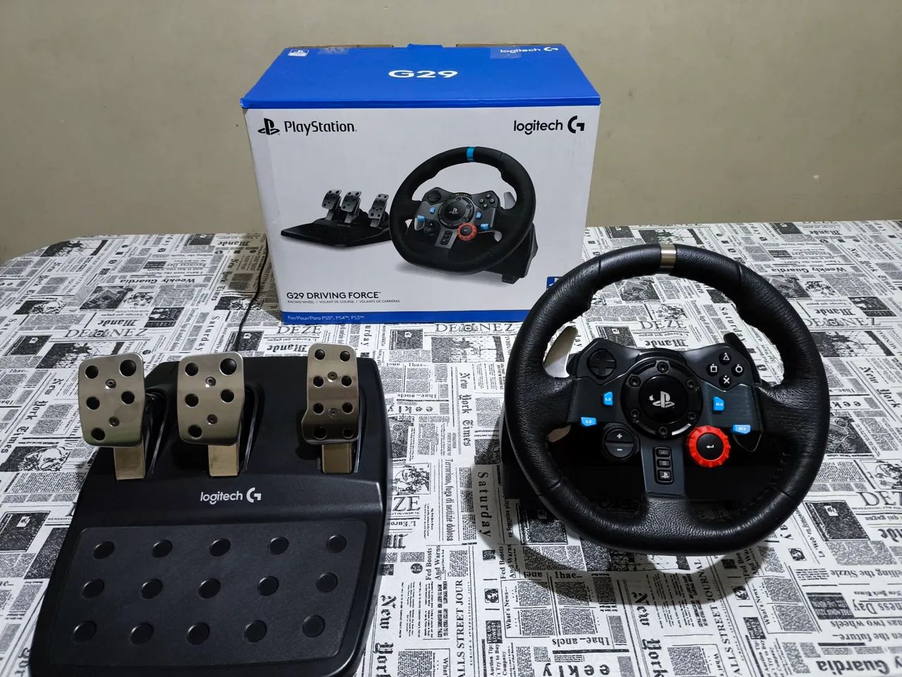 Volante Logitech G29 Driving Force (PS5 / PS4 / PC) - ótimo estado.  - Foto 2