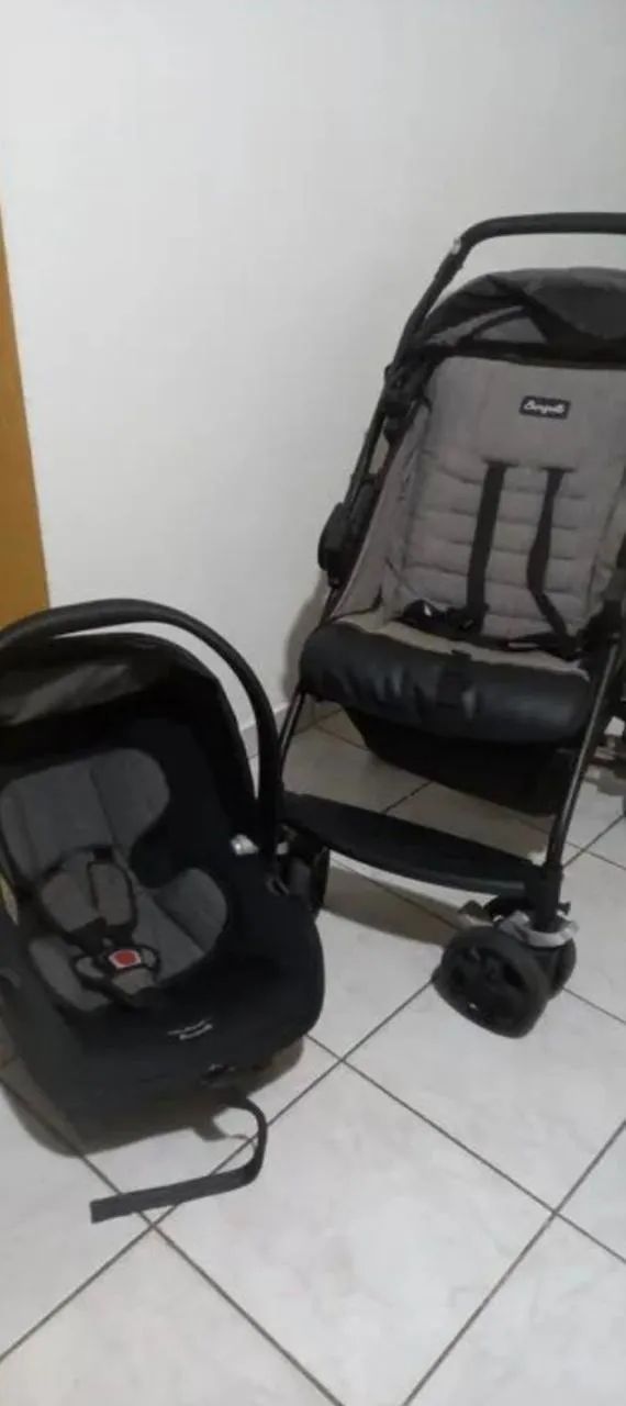 Vendo Carrinho de bebê e bebê conforto 