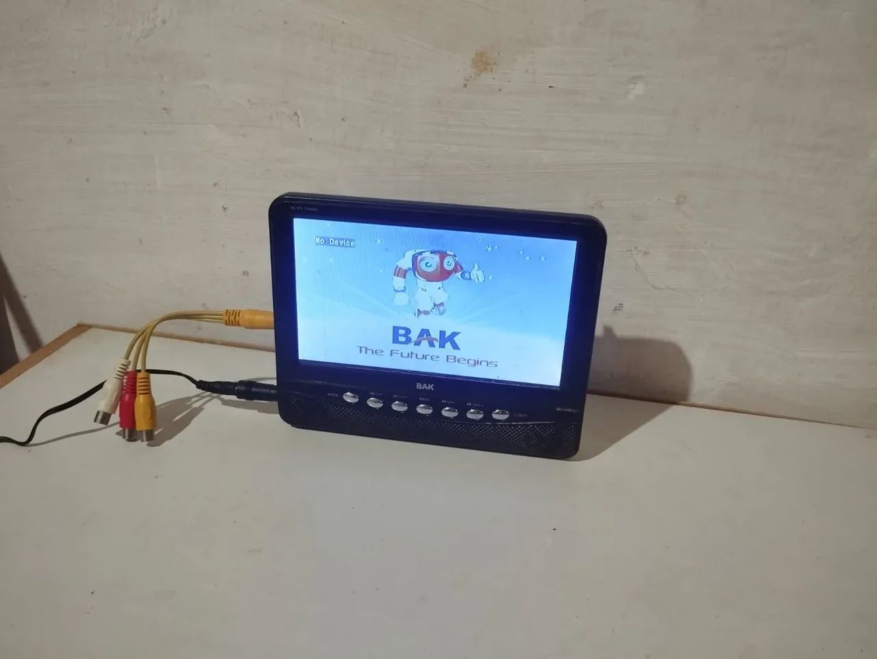 Vende mini TV 5 polegadas funcionando