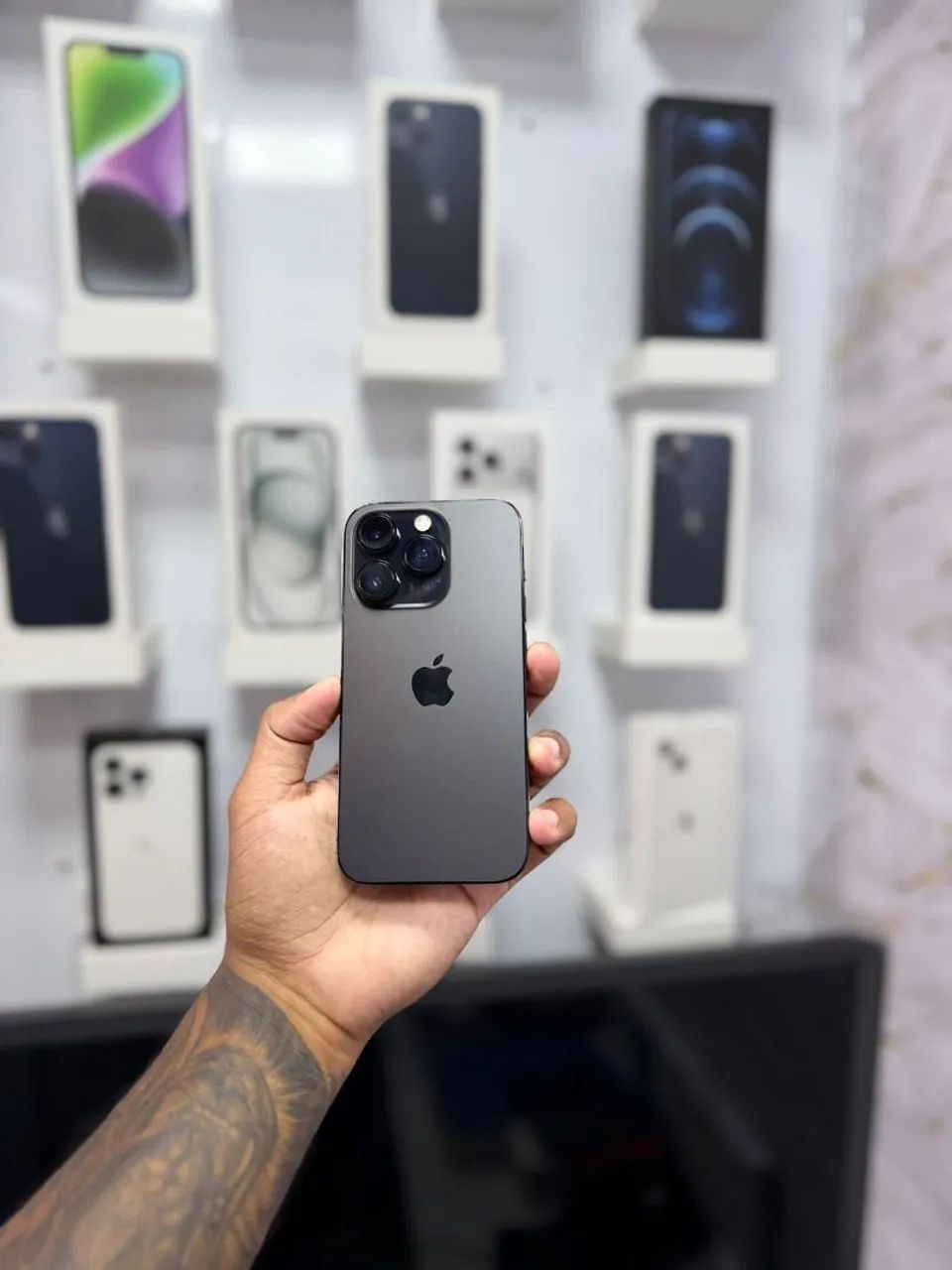 iPhone 14 Pro 128GB SIMフリー iPhone 14 Pro 128GB SPACE BLACK (seminovo) – LS