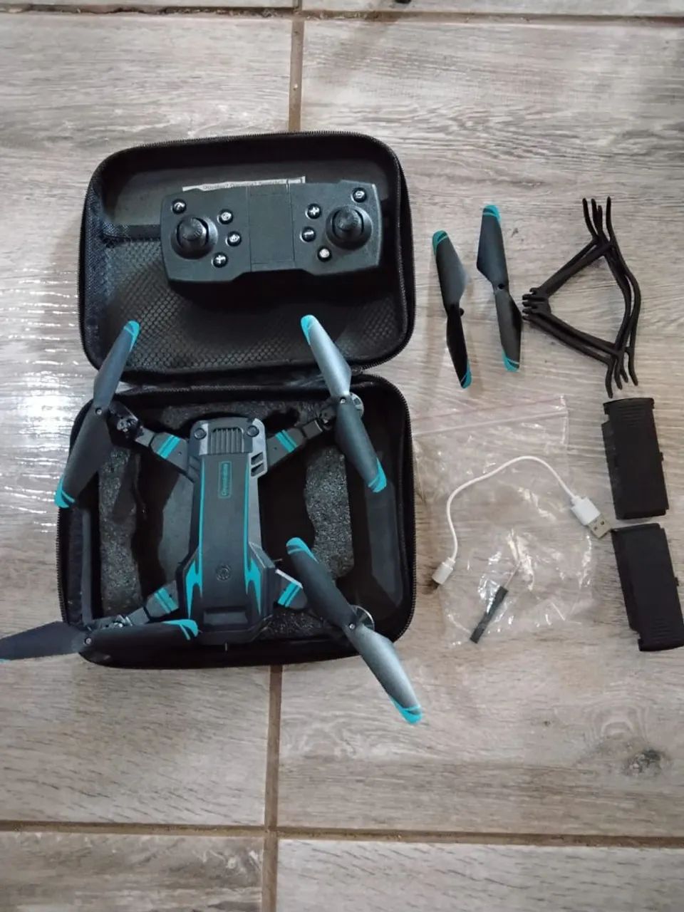 Drone G6 2 baterias e 2 hélices extras, NÃO TEM CÂMERA.  - Foto 3