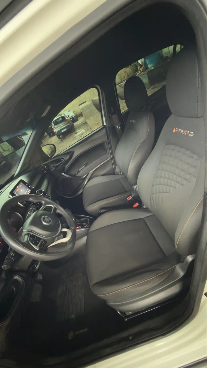 Fiat Argo Trekking 1.8 16V Flex AUT 2020 - Foto 6