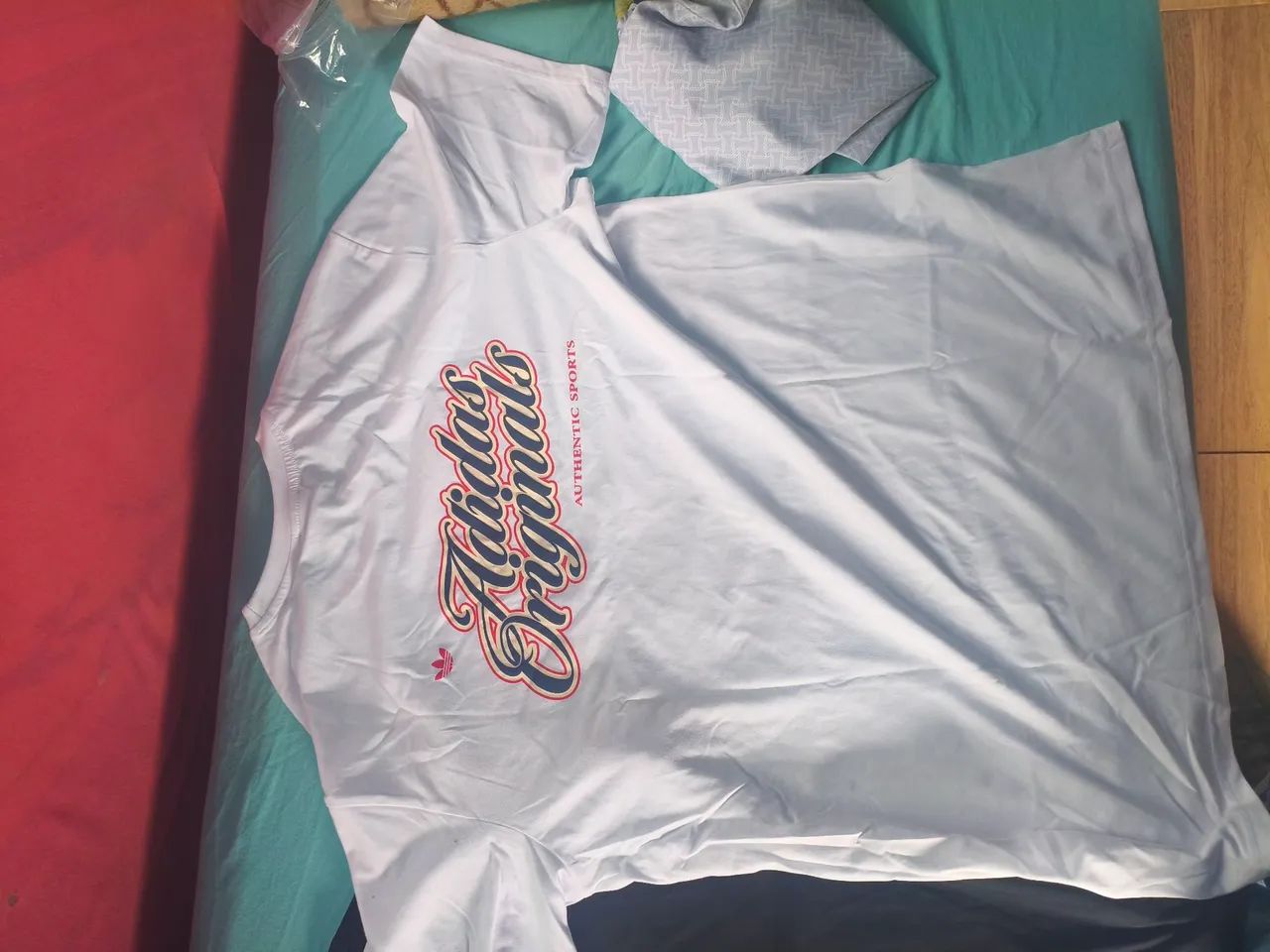 Camiseta Adidas original tamanho G - Foto 2