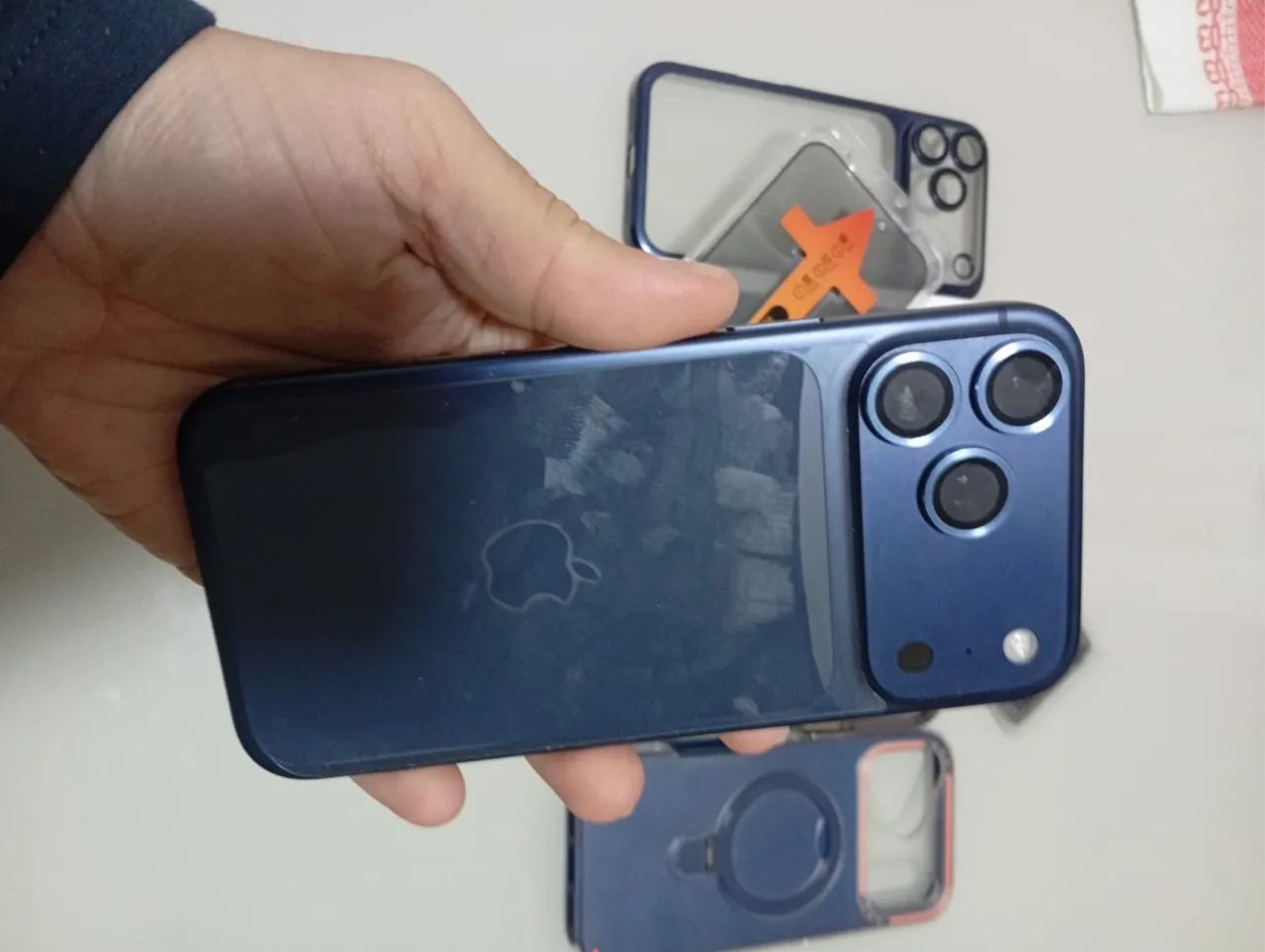 iPhone 17 Pro Max azul - Foto 2