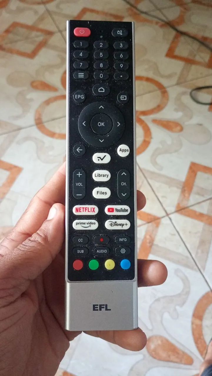 Vende-se uma Televisão de 50 polegadas Semi nova pouquíssimo usado por 850,00 reais  - Foto 3