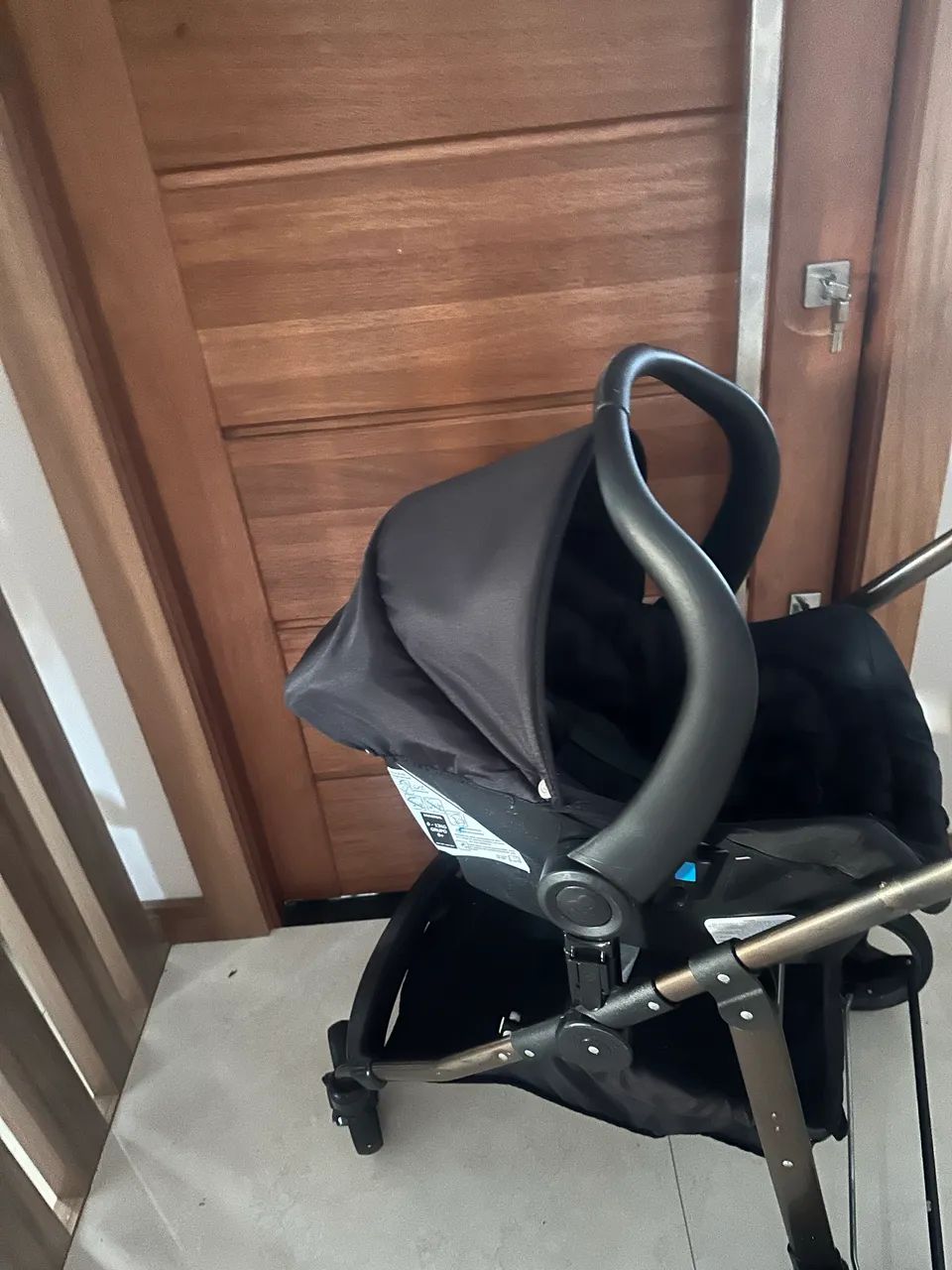 Carrinho de bebê  Moisés e bebê conforto  - Foto 2