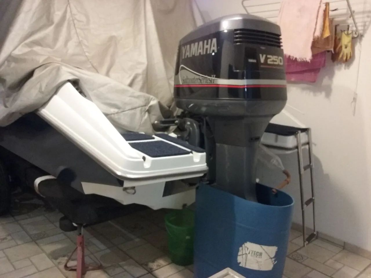 Lancha Runner 7500 proa aberta