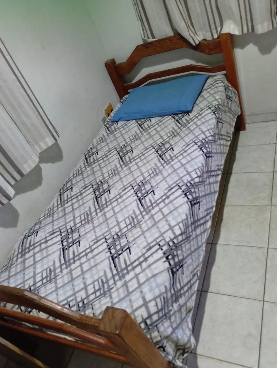 Cama de solteiro MADEIRA DE LEI