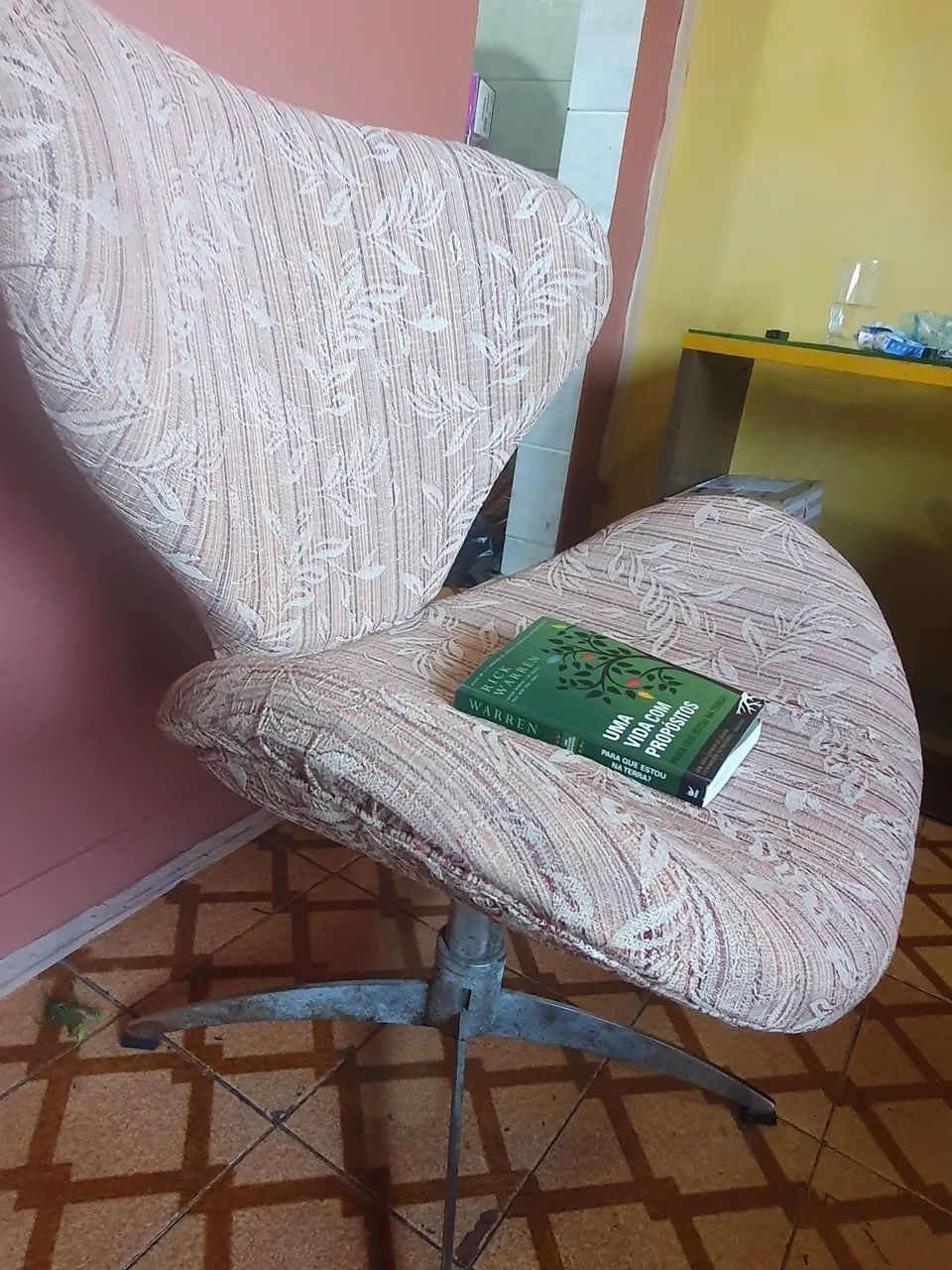 Poltrona Decorativa Giratória - Foto 2