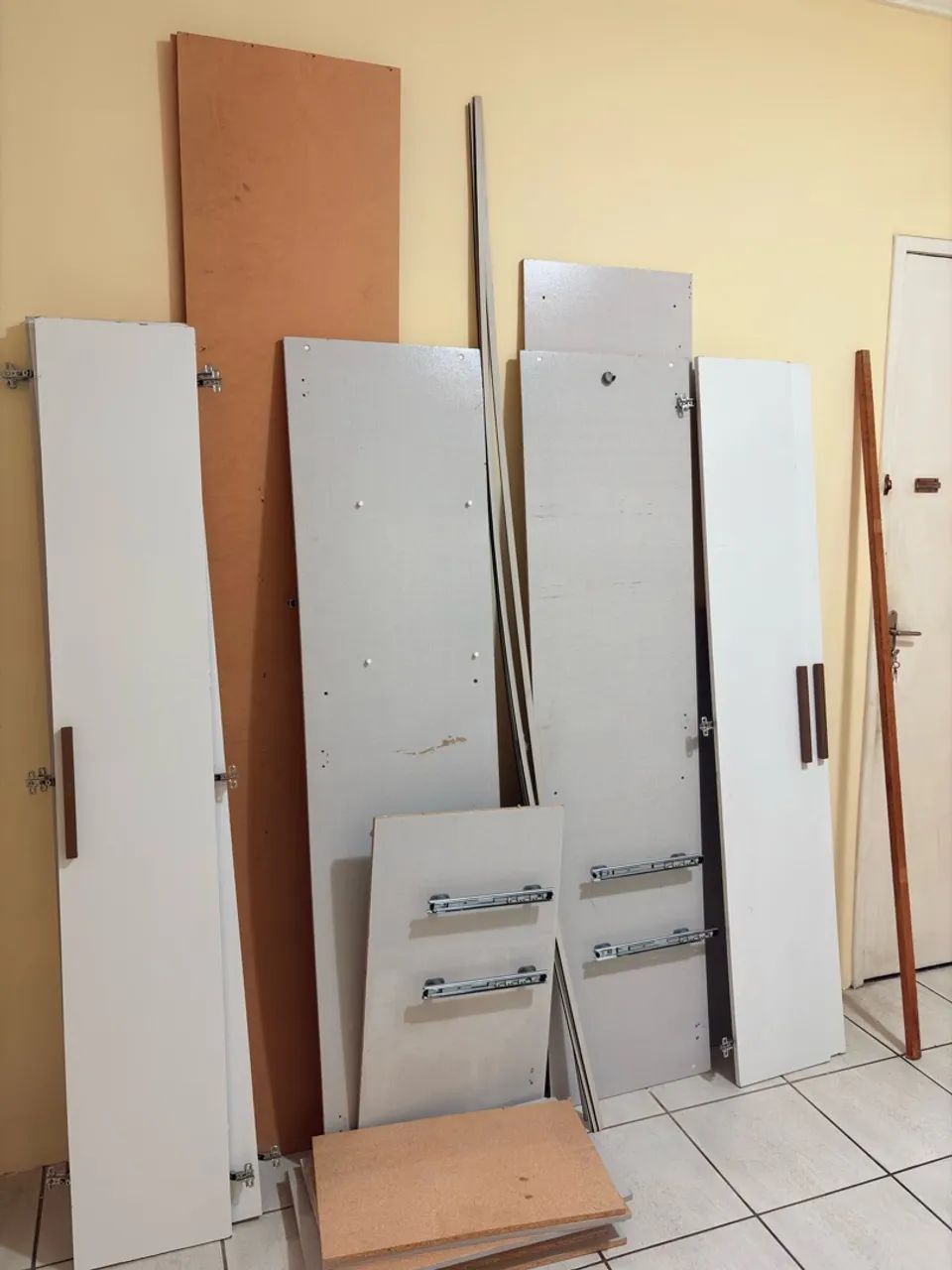 VENDO GUARDA-ROUPA BRANCO  - Foto 3