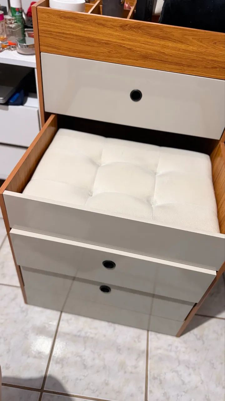 Penteadeira semi nova