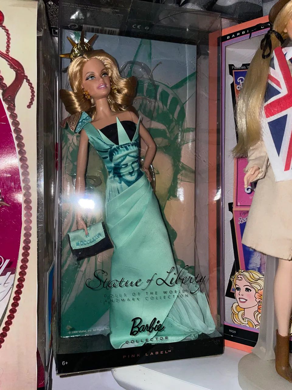 Barbie collector estátua da liberdade  - Foto 3