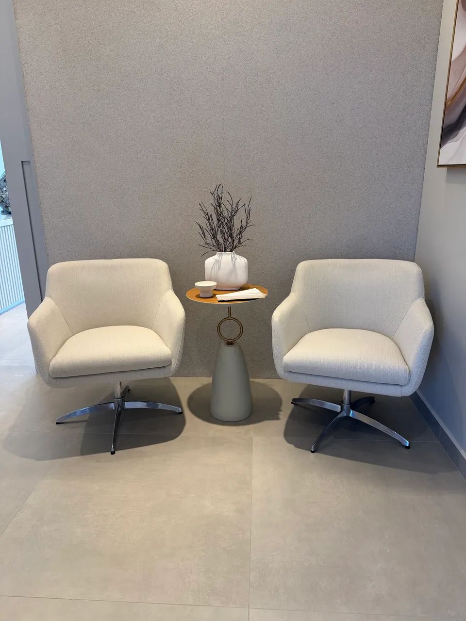 2 poltronas giratórias