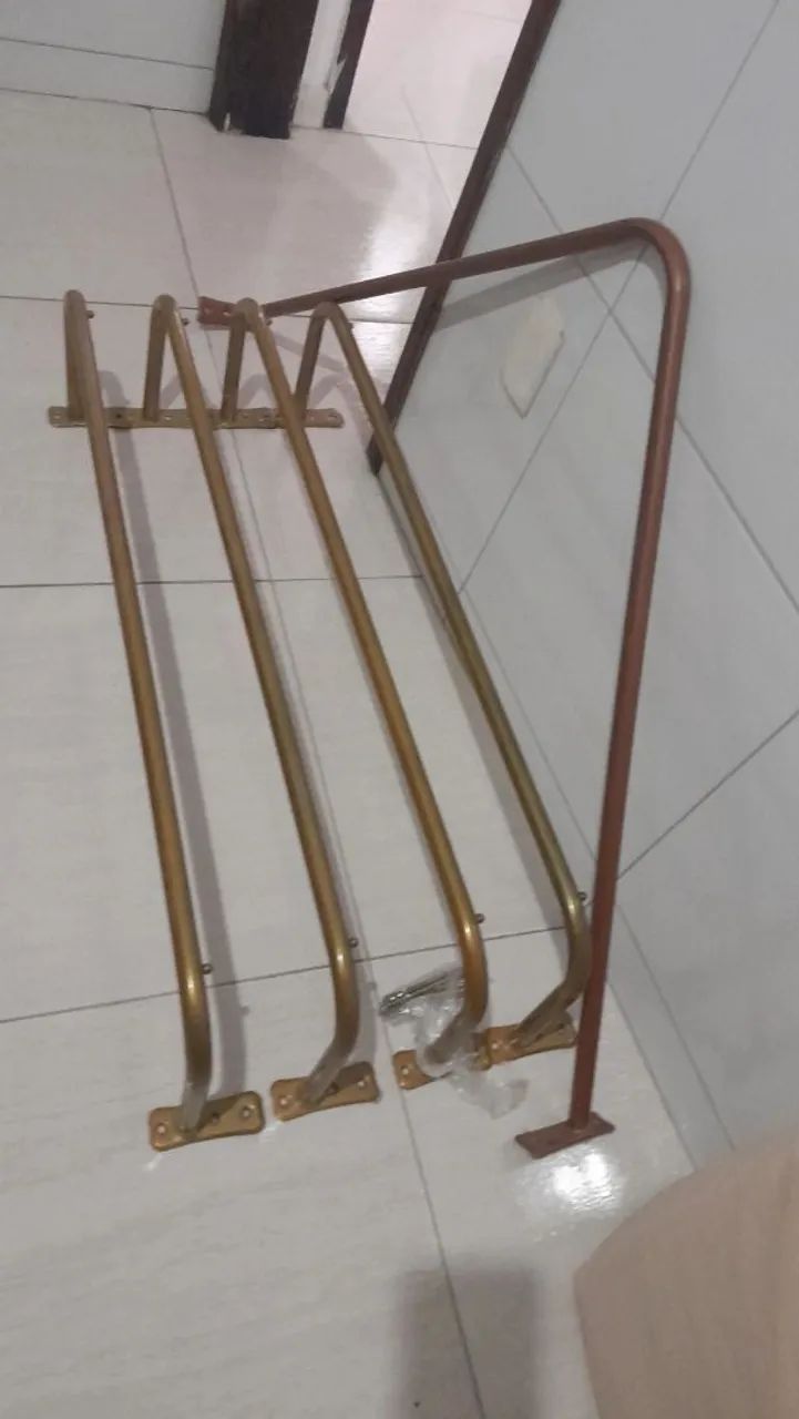 Araras  pra loja ou brechó
