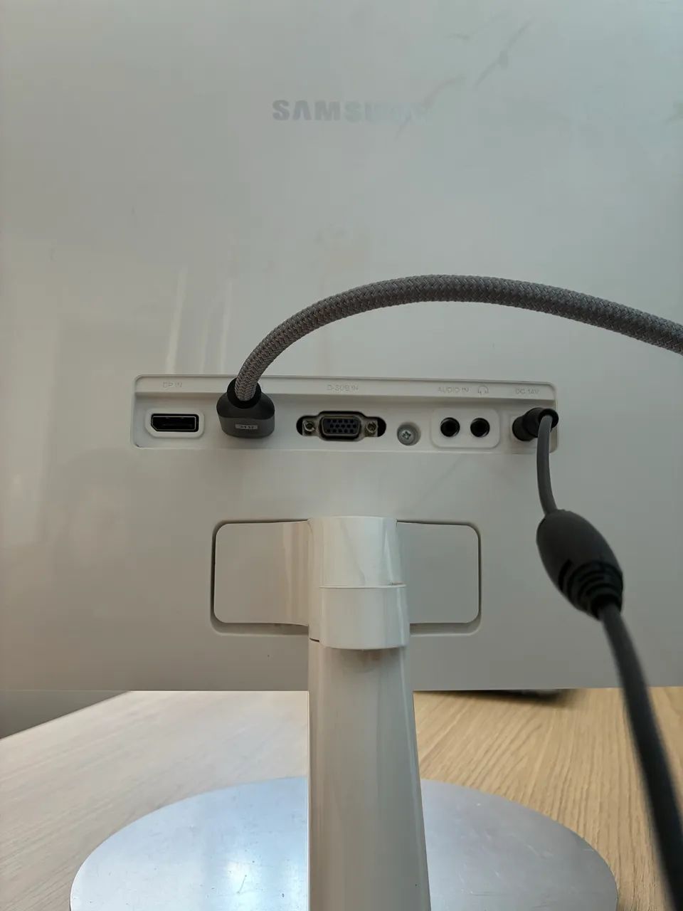 Monitor Curvo Samsung 27 Full HD LC27F591 - Foto 3