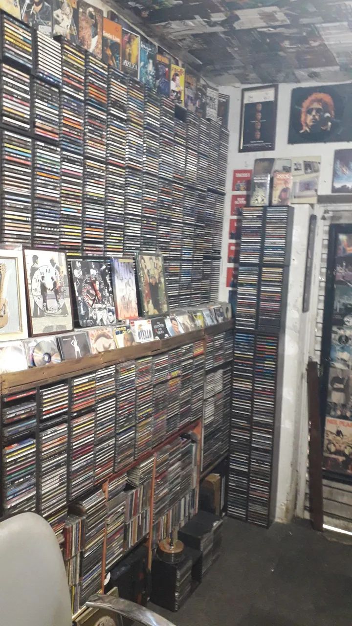 CDs , DVDs  e fitas k7  - Foto 2