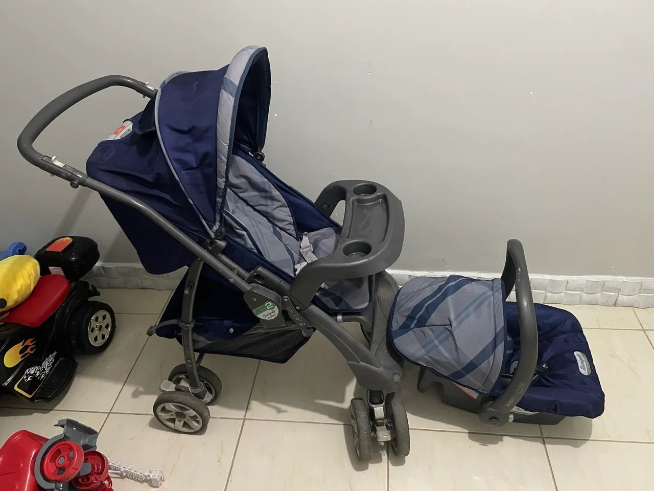 Carrinho de bebê e bebê conforto burigotto  - Foto 4