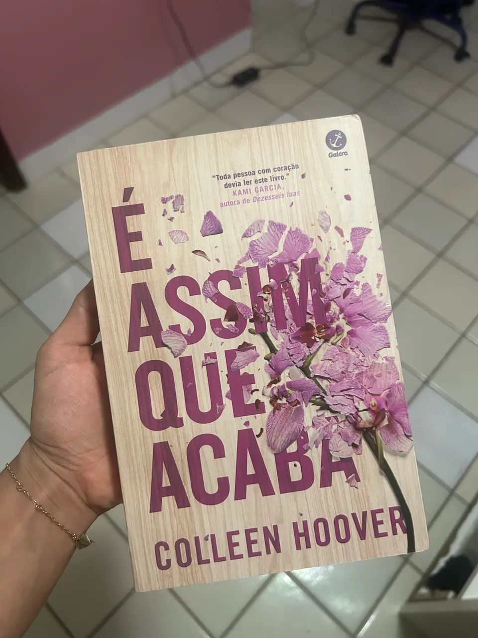 Livro - É assim que acaba  - Foto 2